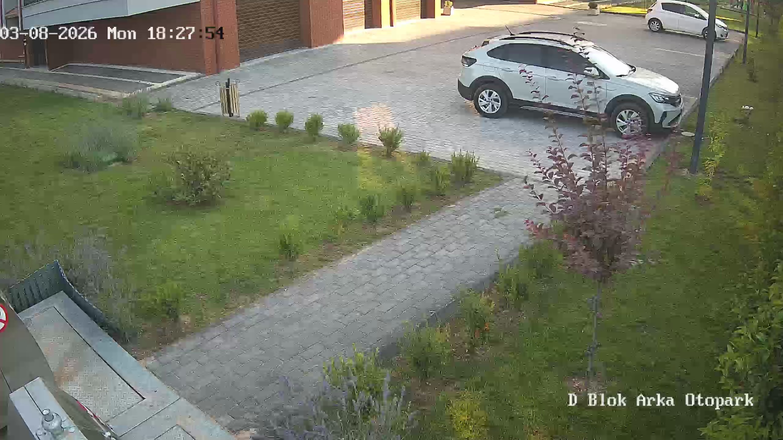 D Blok Arka Otopark